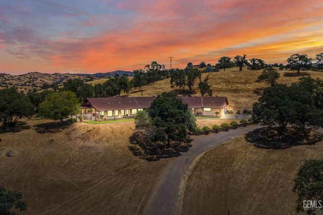 3001 Woody Granite Road, Bakersfield, CA 93308