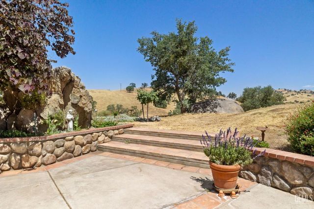 3001 Woody Granite Road, Bakersfield, CA 93308