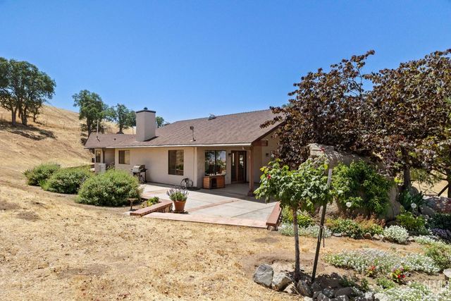 3001 Woody Granite Road, Bakersfield, CA 93308