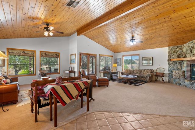 3001 Woody Granite Road, Bakersfield, CA 93308