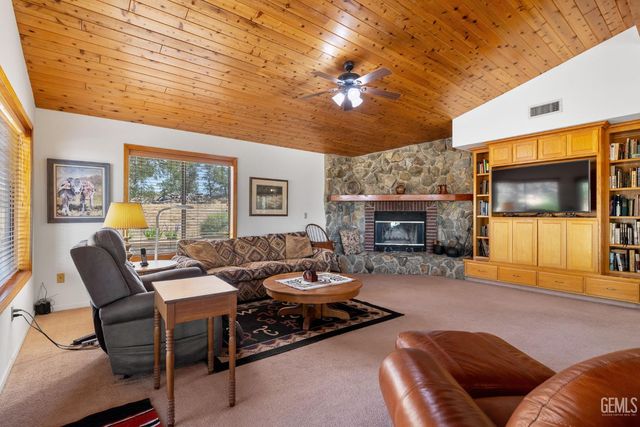 3001 Woody Granite Road, Bakersfield, CA 93308