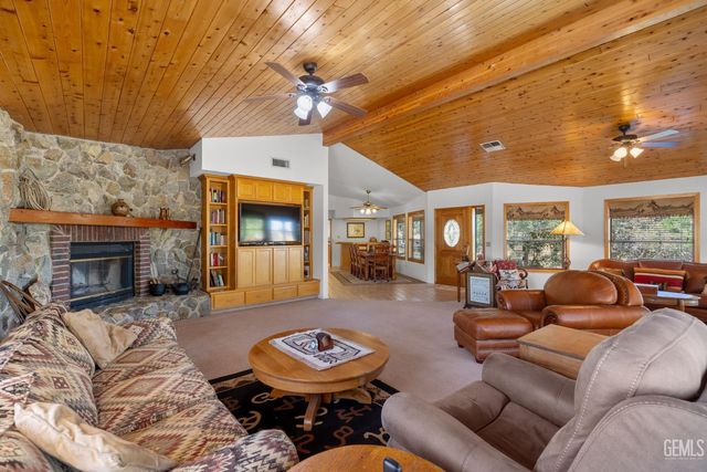 3001 Woody Granite Road, Bakersfield, CA 93308