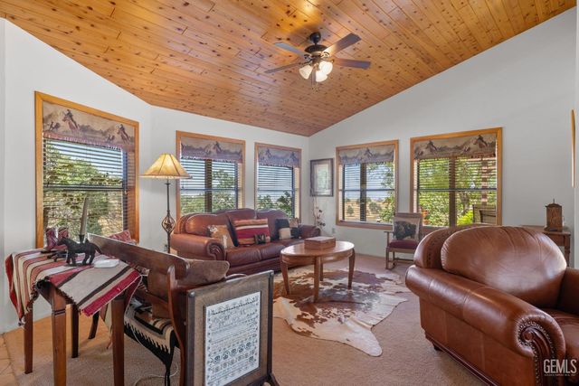 3001 Woody Granite Road, Bakersfield, CA 93308