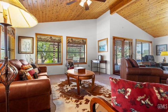 3001 Woody Granite Road, Bakersfield, CA 93308