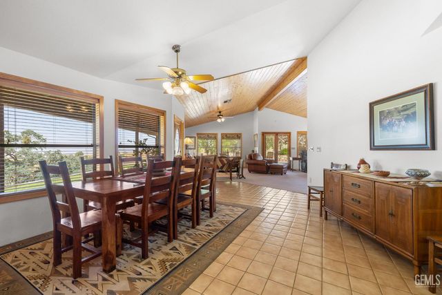 3001 Woody Granite Road, Bakersfield, CA 93308