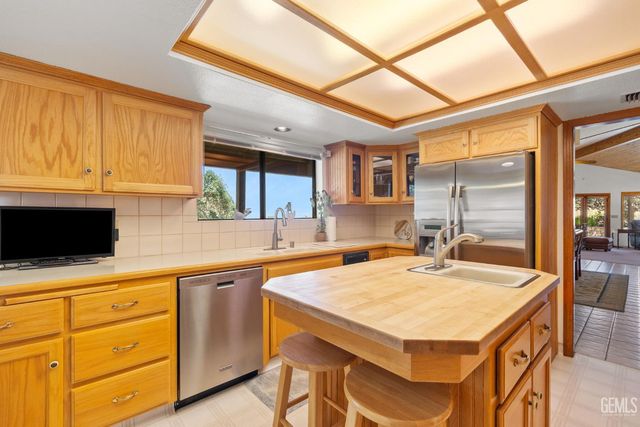 3001 Woody Granite Road, Bakersfield, CA 93308