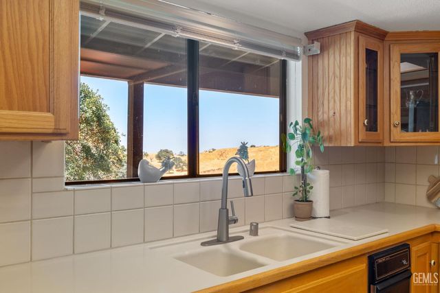 3001 Woody Granite Road, Bakersfield, CA 93308