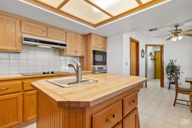 3001 Woody Granite Road, Bakersfield, CA 93308