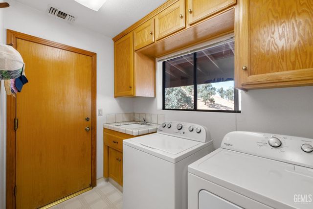 3001 Woody Granite Road, Bakersfield, CA 93308