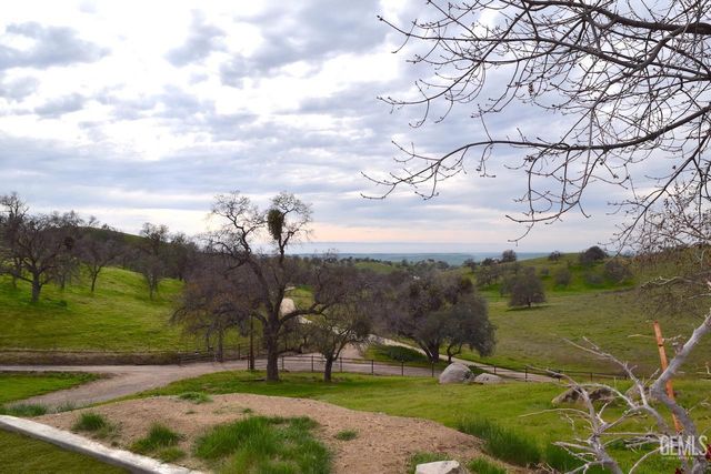 3001 Woody Granite Road, Bakersfield, CA 93308