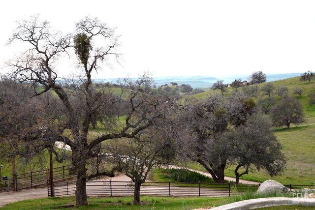 3001 Woody Granite Road, Bakersfield, CA 93308