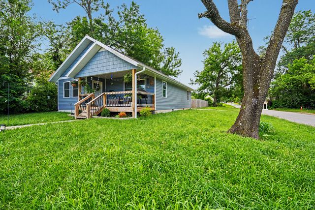 1038 W Thoman Street, Springfield, MO 65803