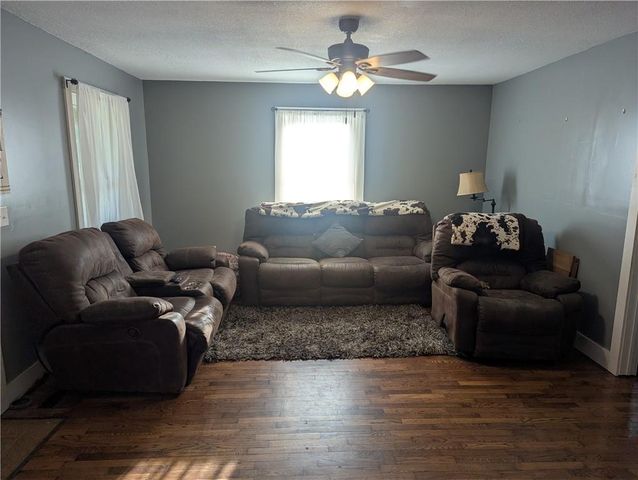 6426 NE Witt Road, Turney, MO 64493