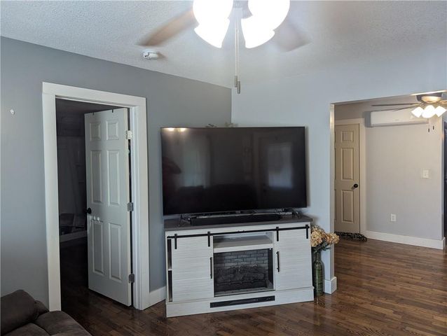 6426 NE Witt Road, Turney, MO 64493