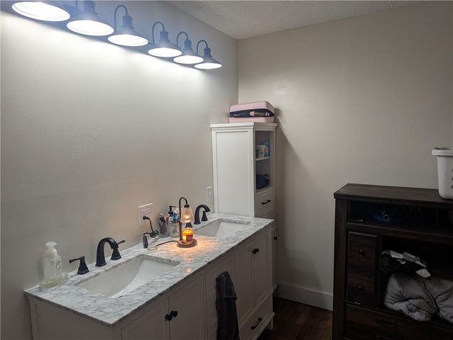 6426 NE Witt Road, Turney, MO 64493