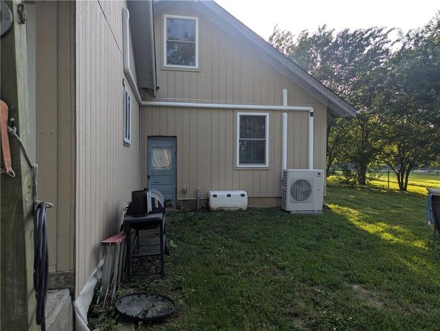 6426 NE Witt Road, Turney, MO 64493