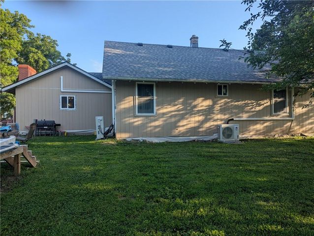 6426 NE Witt Road, Turney, MO 64493