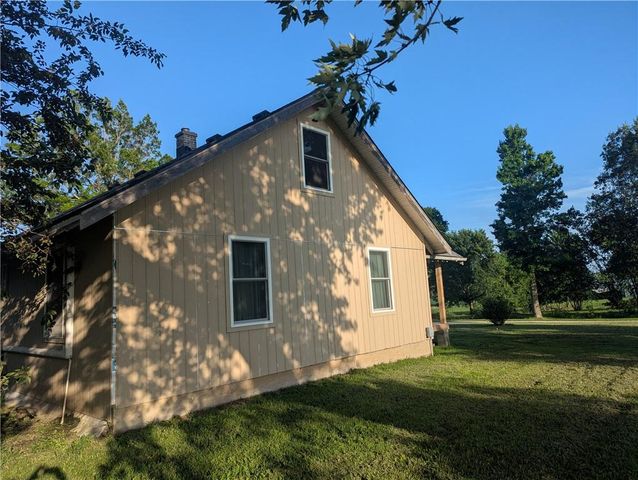 6426 NE Witt Road, Turney, MO 64493