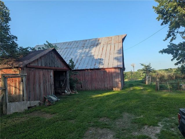 6426 NE Witt Road, Turney, MO 64493