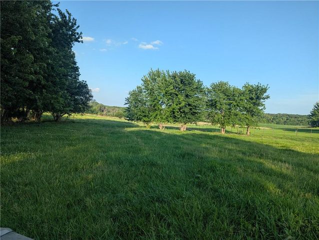 6426 NE Witt Road, Turney, MO 64493