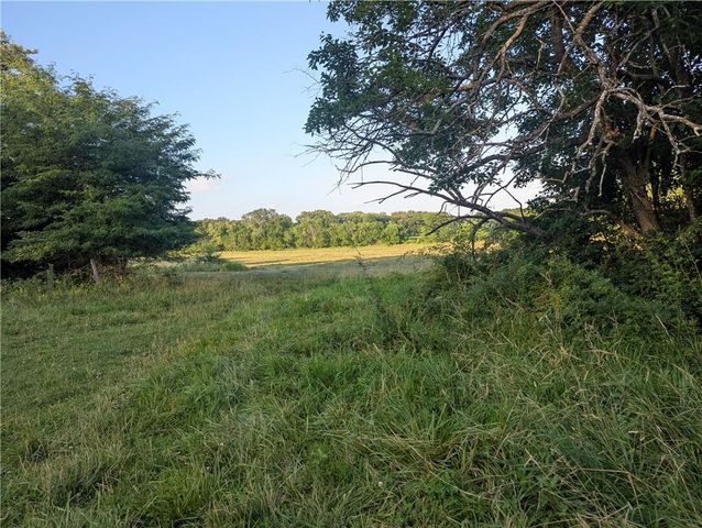 6426 NE Witt Road, Turney, MO 64493