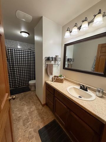 1712 THELEN AVENUE, Kaukauna, WI 54130