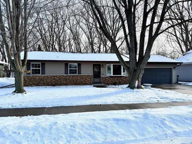 1712 THELEN AVENUE, Kaukauna, WI 54130