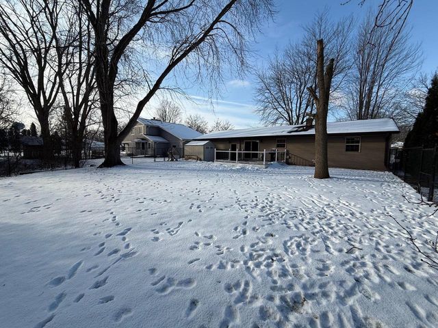 1712 THELEN AVENUE, Kaukauna, WI 54130