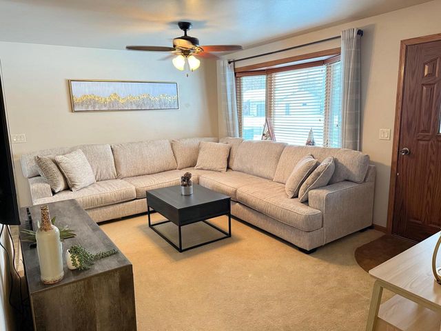 1712 THELEN AVENUE, Kaukauna, WI 54130