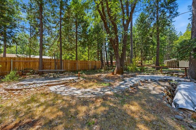 11854 Tree Top Cir, Nevada City, CA 95959