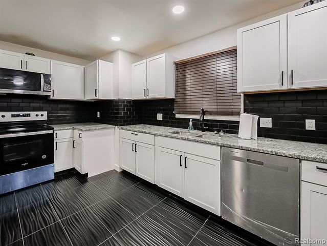 16207 Harlow Street, Detroit, MI 48235