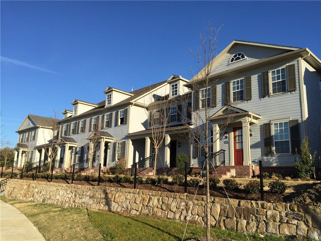 1017 Water Street, Carrollton, TX 75007