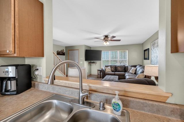 811 Cheshire Castle Way, Verona, WI 53593
