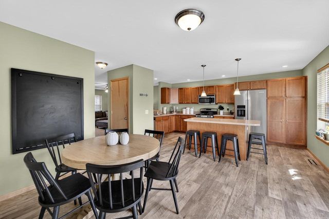 811 Cheshire Castle Way, Verona, WI 53593