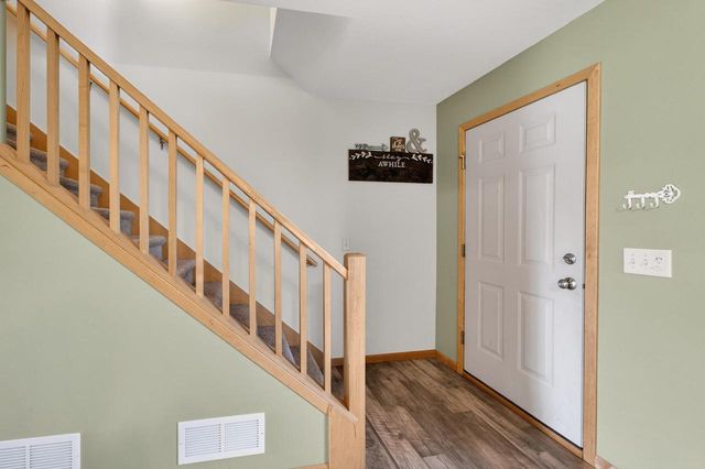 811 Cheshire Castle Way, Verona, WI 53593
