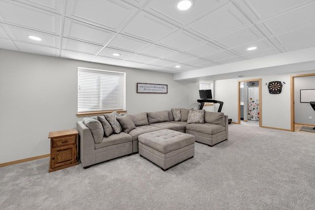 811 Cheshire Castle Way, Verona, WI 53593