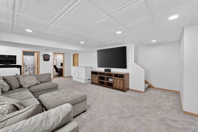 811 Cheshire Castle Way, Verona, WI 53593