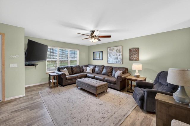 811 Cheshire Castle Way, Verona, WI 53593