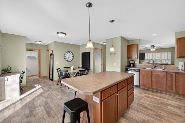 811 Cheshire Castle Way, Verona, WI 53593