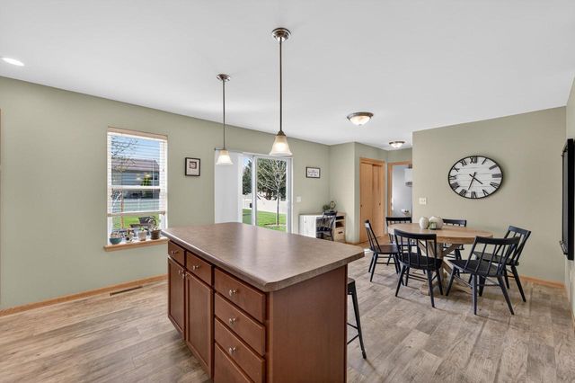 811 Cheshire Castle Way, Verona, WI 53593