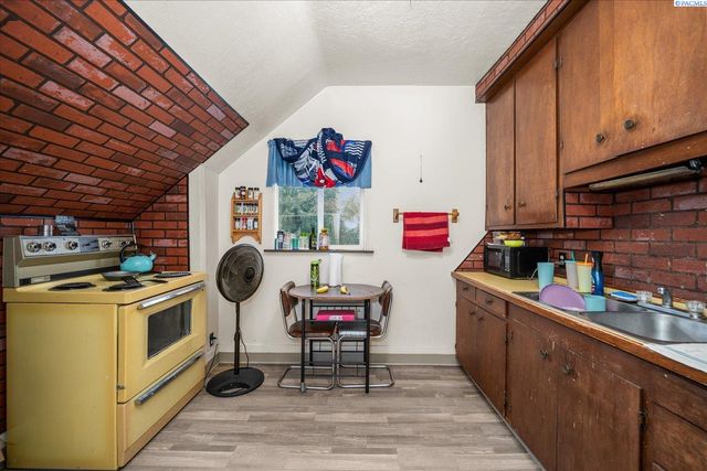 1707 W Mansfield Ave, Spokane, WA 99205