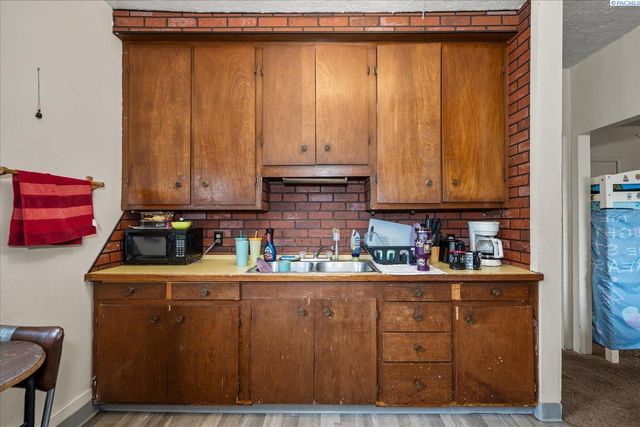 1707 W Mansfield Ave, Spokane, WA 99205