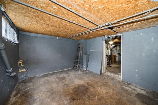 1707 W Mansfield Ave, Spokane, WA 99205