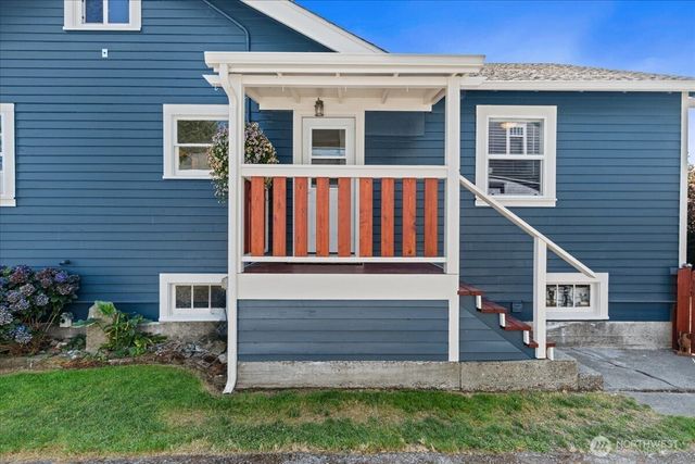 1138 Pioneer Street, Enumclaw, WA 98022
