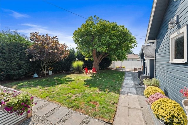 1138 Pioneer Street, Enumclaw, WA 98022