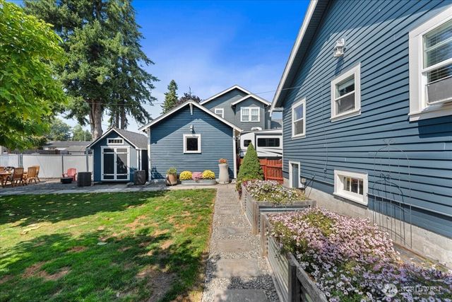 1138 Pioneer Street, Enumclaw, WA 98022