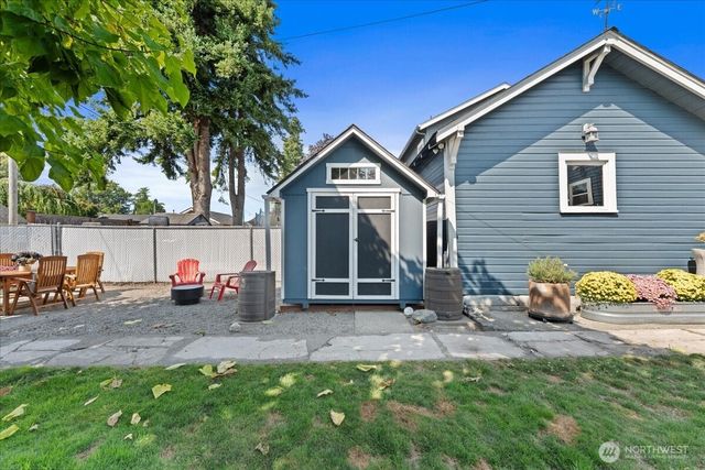 1138 Pioneer Street, Enumclaw, WA 98022