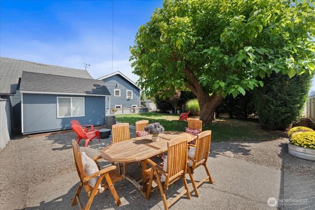 1138 Pioneer Street, Enumclaw, WA 98022