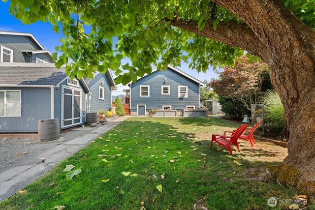 1138 Pioneer Street, Enumclaw, WA 98022