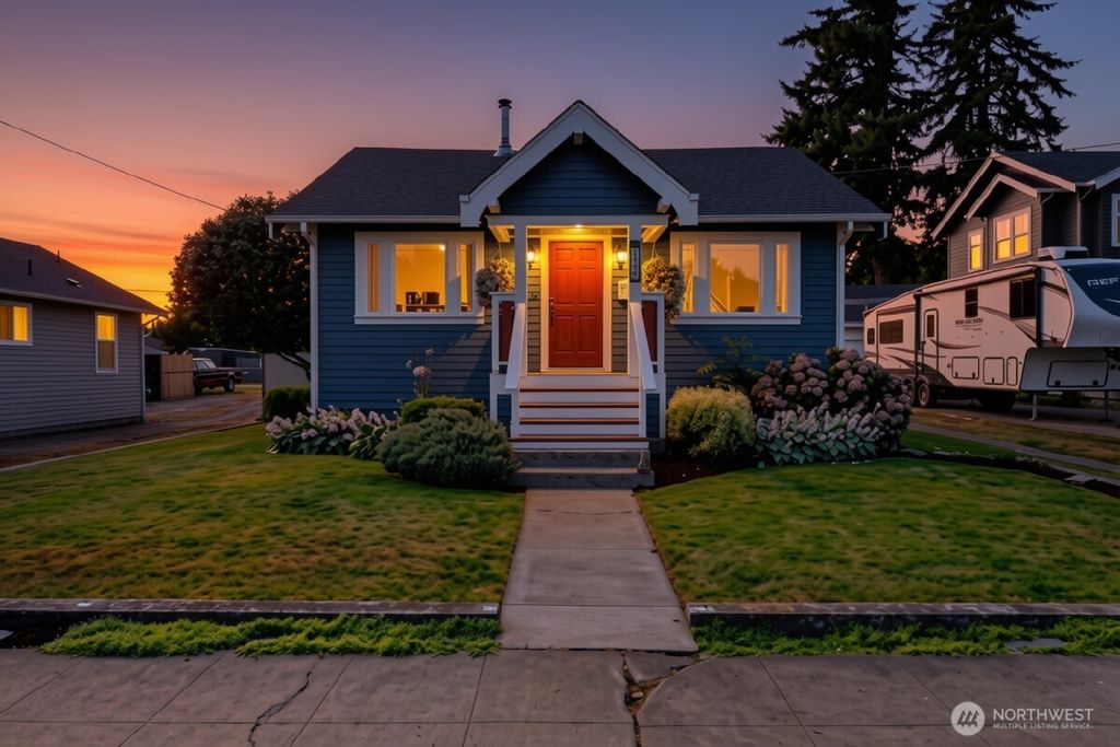 1138 Pioneer Street, Enumclaw, WA 98022